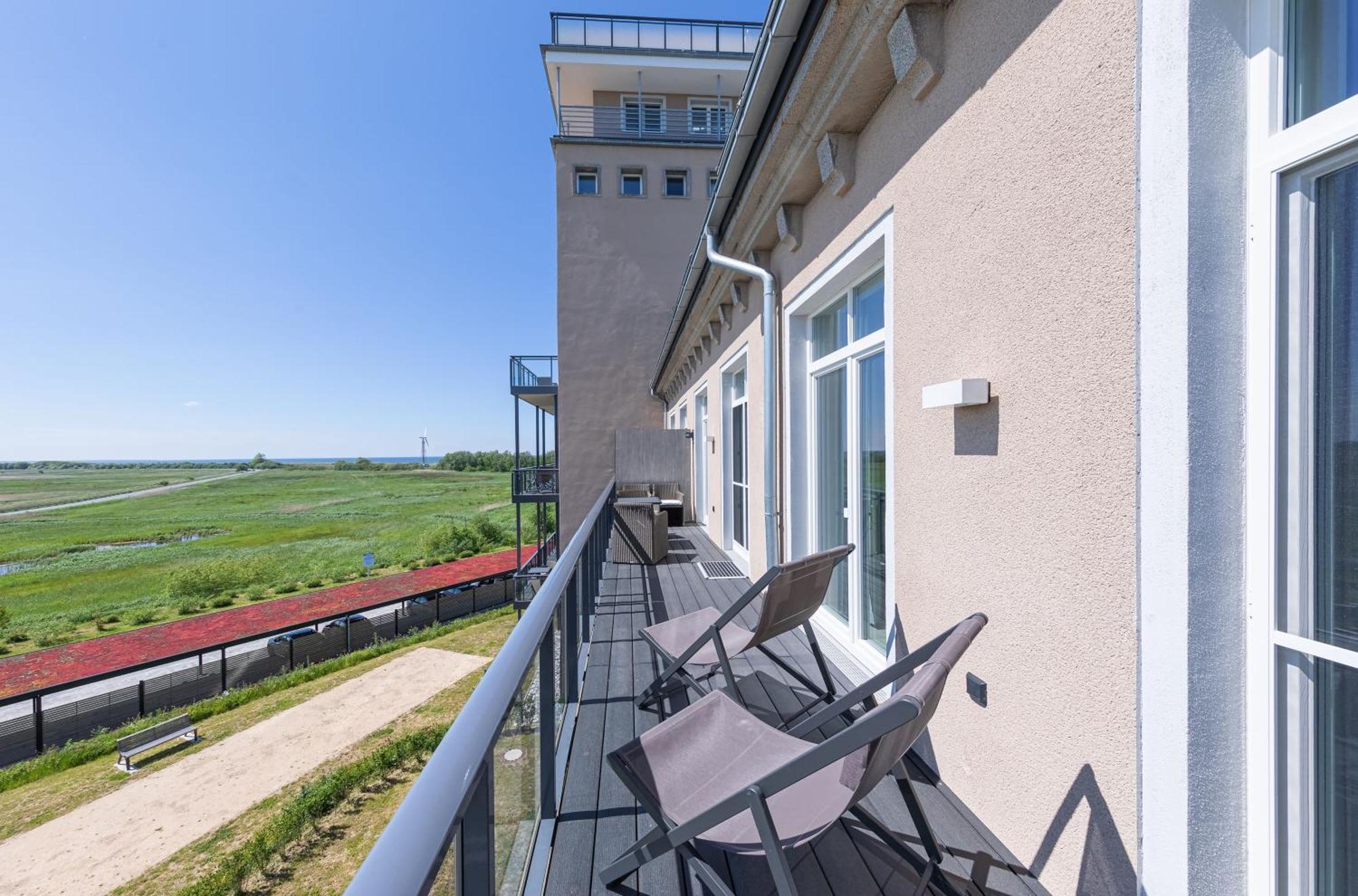 Ferienapartments in der alten Seefahrtschule Wustrow  Exterior foto